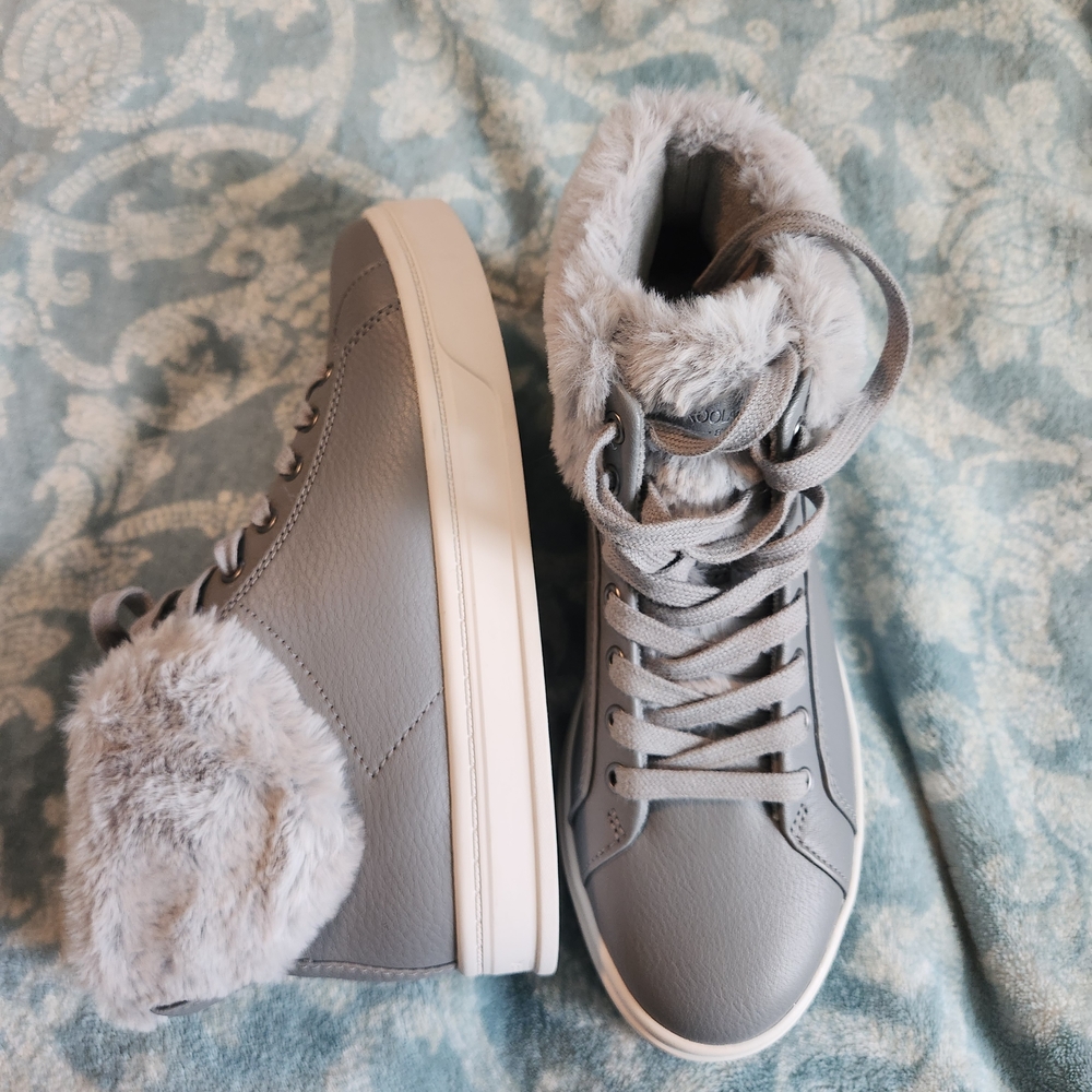 Koolaburra Gray Winter Sneakers with Faux Fur New Never Worn!